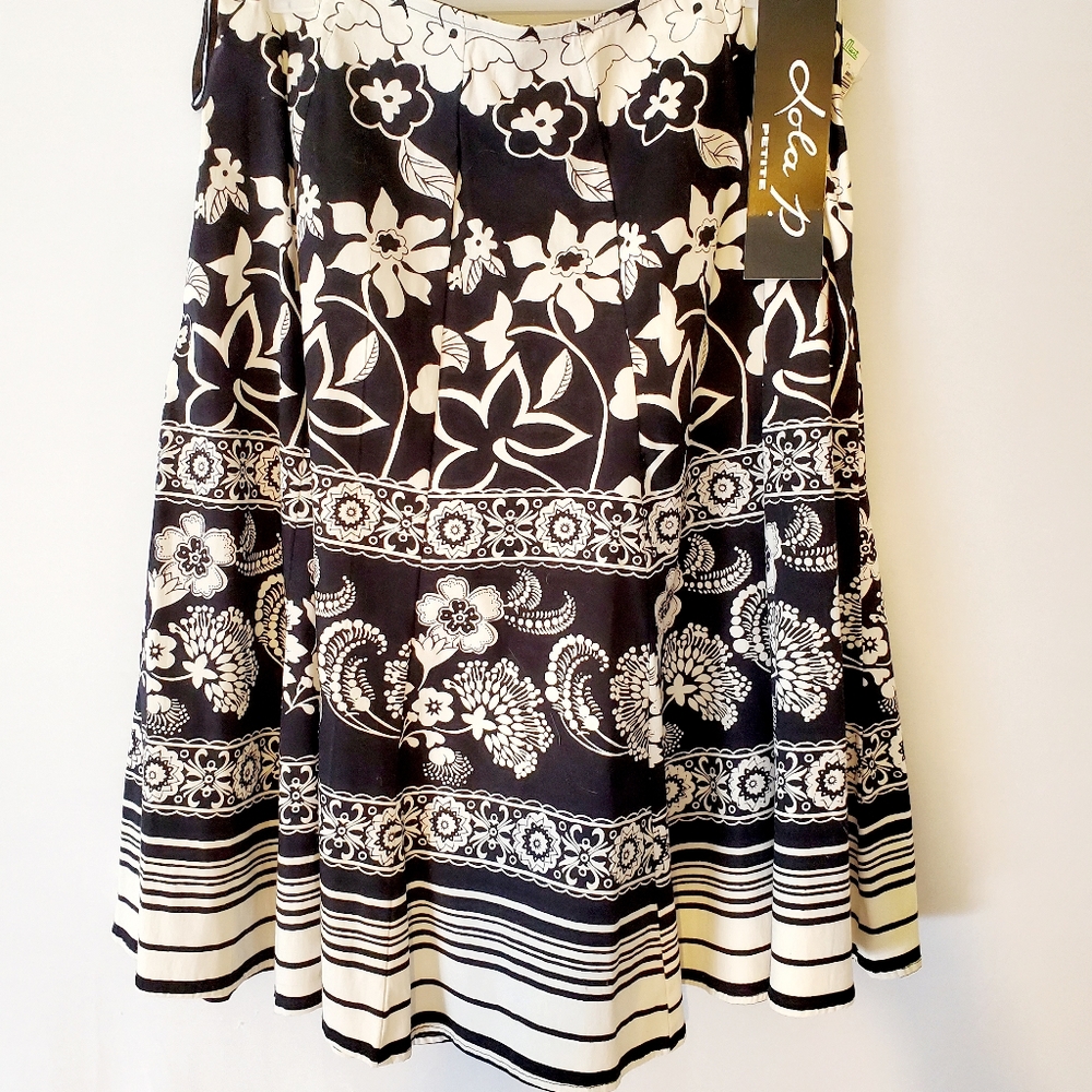 ☆HOST PICK☆   Womens Lola skirt (petite) Black-White